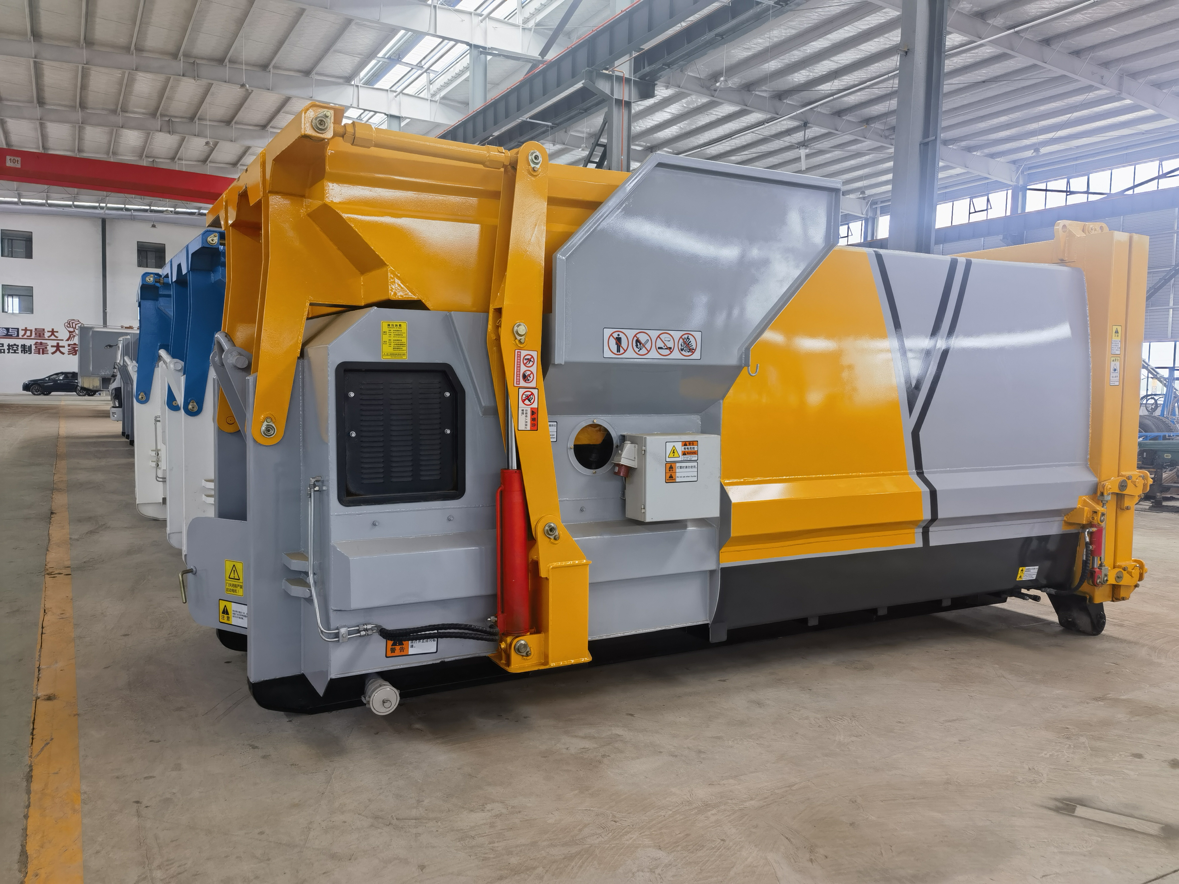 江西吉安移动压缩垃圾站及喷淋除臭系统安装完成